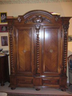 SUPER DILLENSCHRANK AUS VILLA ZU VERKAUFEN